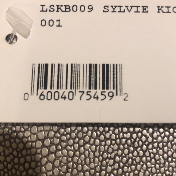 White Frame le Sylvie kick jeans. - Picture 3 of 4